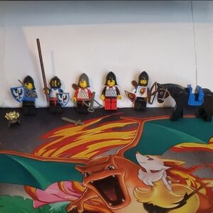 Medieval Knight Minifigure Set with Horse    #1 (VERYRARE)-(VINTAGE)!!!!